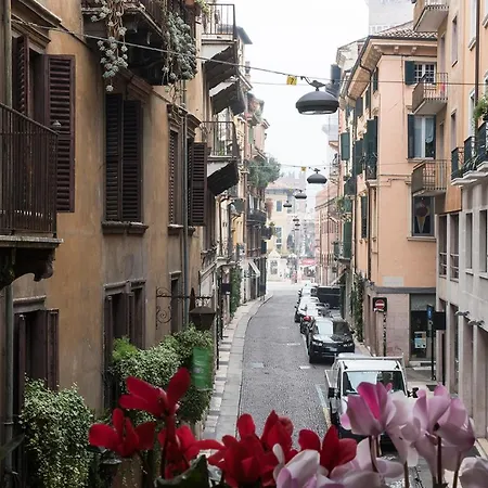 Velluto Blu Apartment & Suite Verona Exterior photo